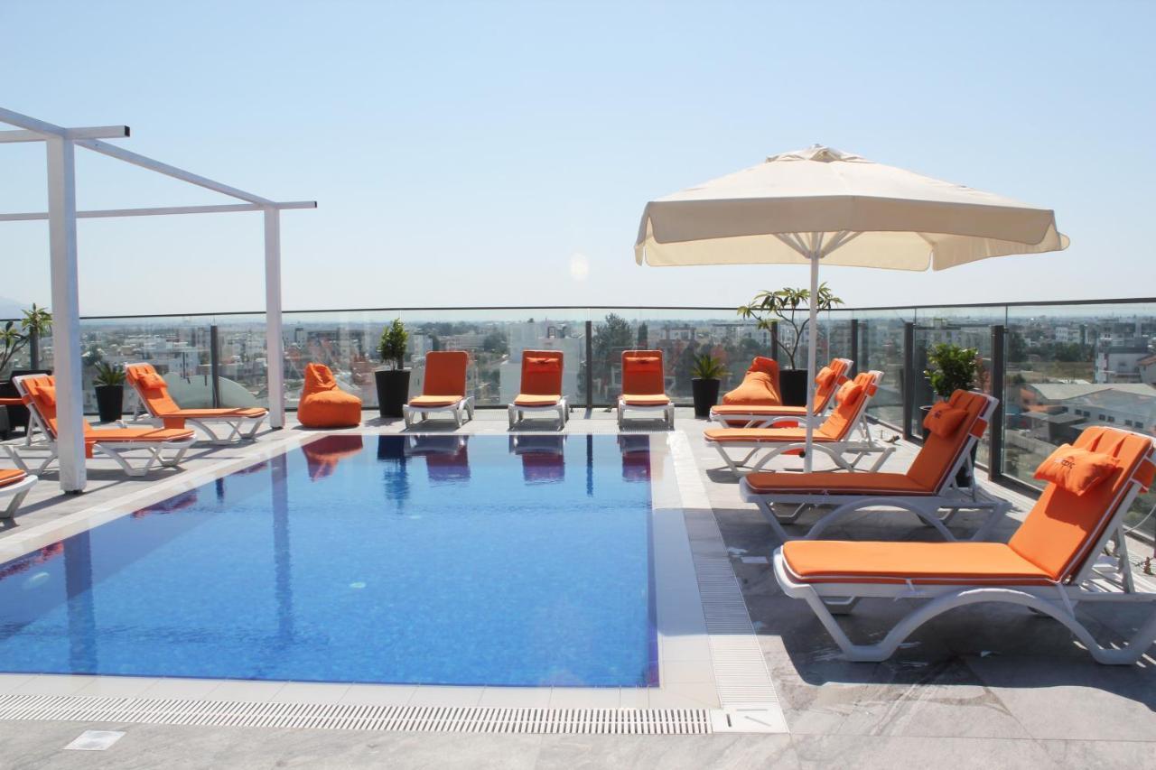 Sky Roof Hotel Nikosia Bagian luar foto